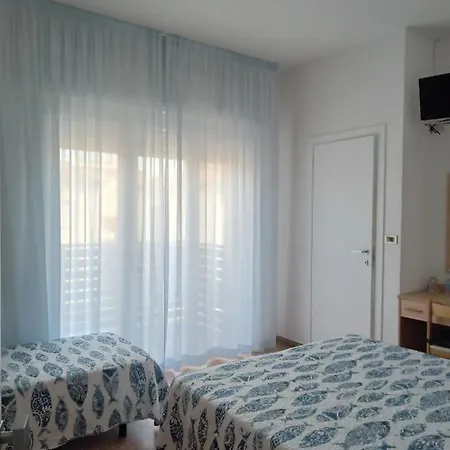 Ninfea Nocleg ze śniadaniem 3*